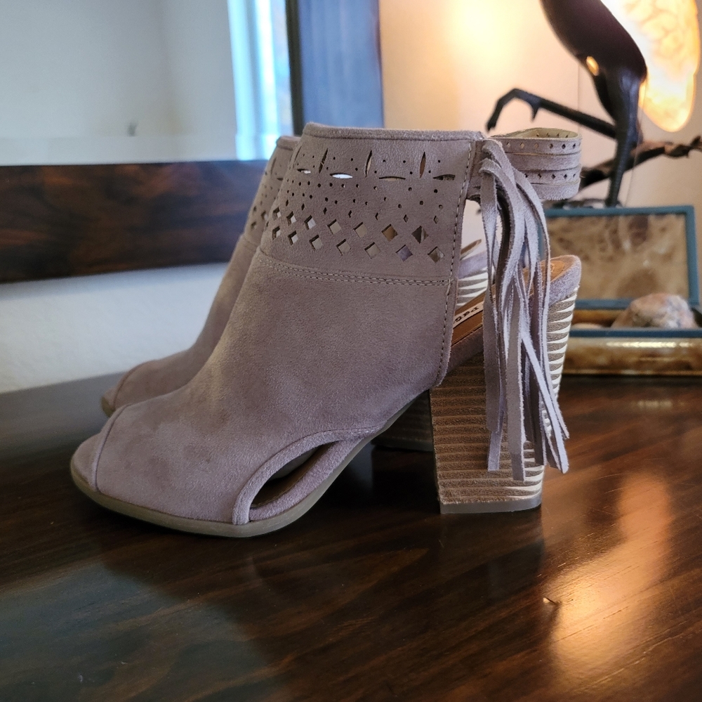 💋CREAM BOHO BOOTIES BY NOT RATED💋